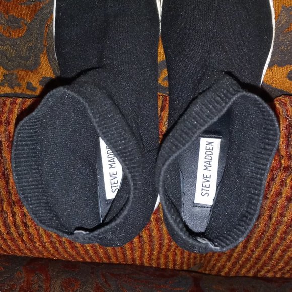 Steve Madden Black stretch sneaker booties - Picture 3 of 8